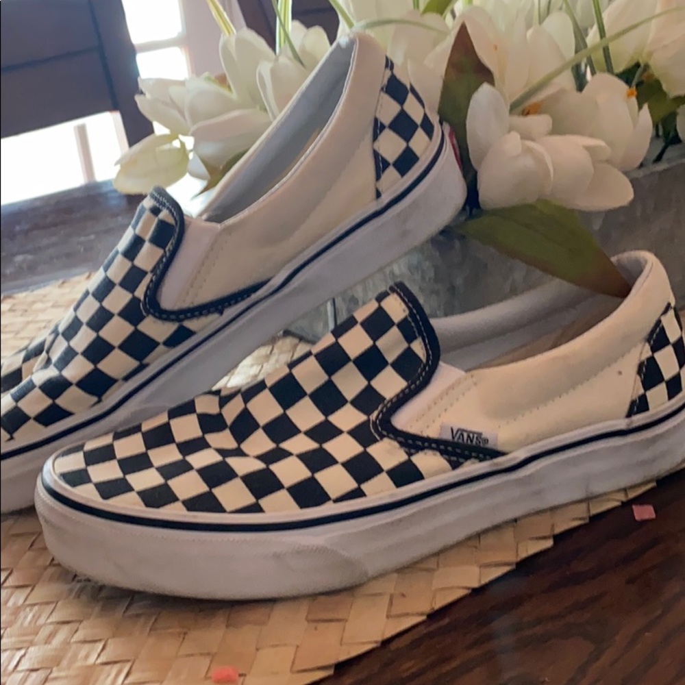 Vans women’s 8 1/2 or men’s 7